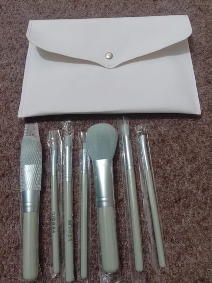 7 Pcs Synthetic Makeup Brushes Set With Pouch